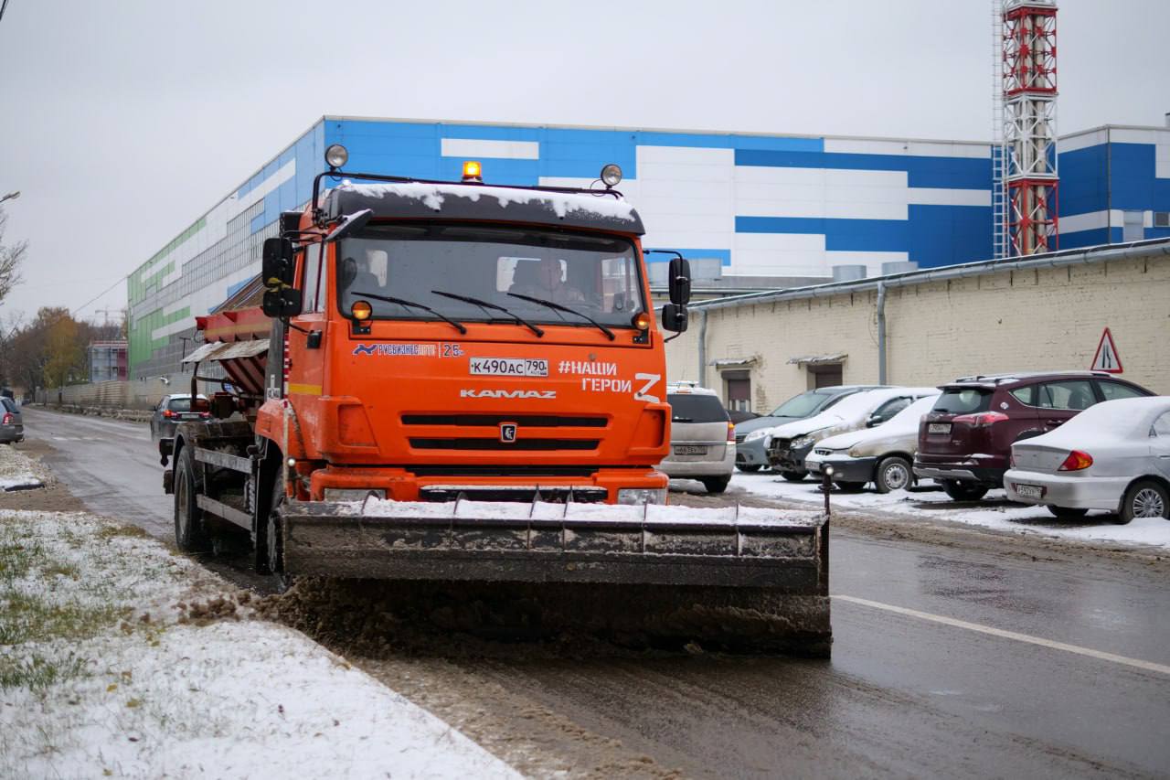 В Люберцах порядка 90 единиц спецтехники убирают дороги и дворы от снега |  Администрация городского округа Люберцы Московской области